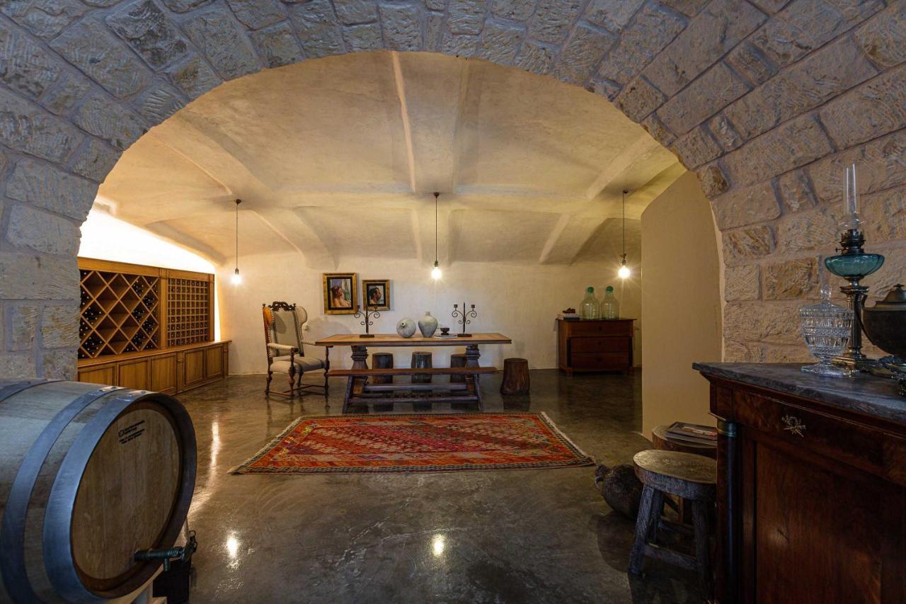 Villa Mantilari Wine Estate 7 Apartments 2 Private Pools 1 Heated Tennis Court Fitness Center Archanes Exteriör bild