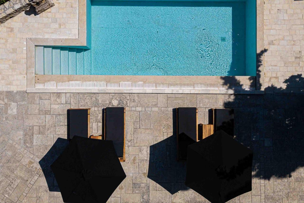 Villa Mantilari Wine Estate 7 Apartments 2 Private Pools 1 Heated Tennis Court Fitness Center Archanes Exteriör bild
