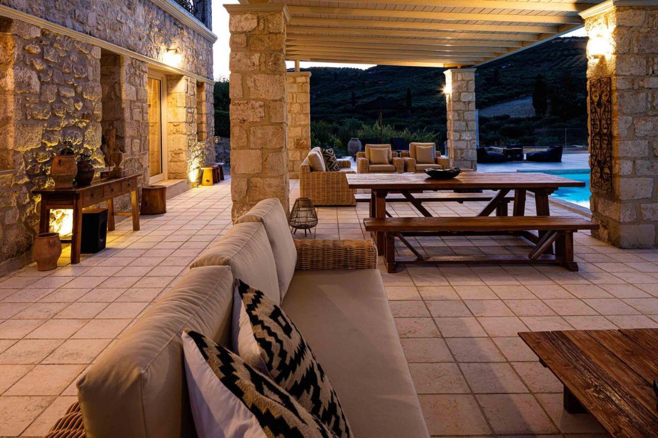 Villa Mantilari Wine Estate 7 Apartments 2 Private Pools 1 Heated Tennis Court Fitness Center Archanes Exteriör bild