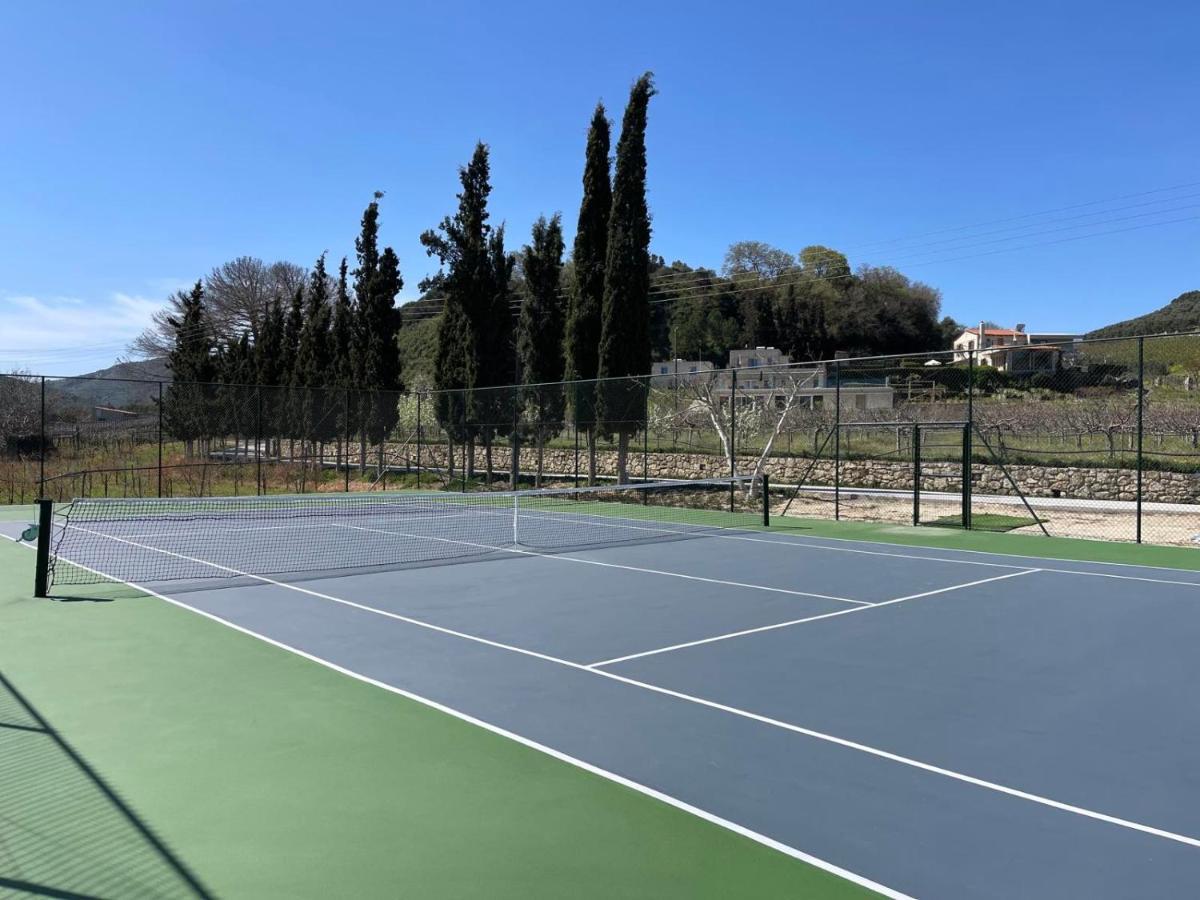 Villa Mantilari Wine Estate 7 Apartments 2 Private Pools 1 Heated Tennis Court Fitness Center Archanes Exteriör bild